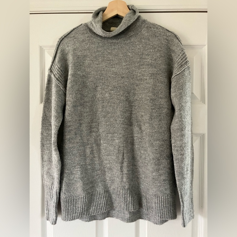 Gap knit sweater